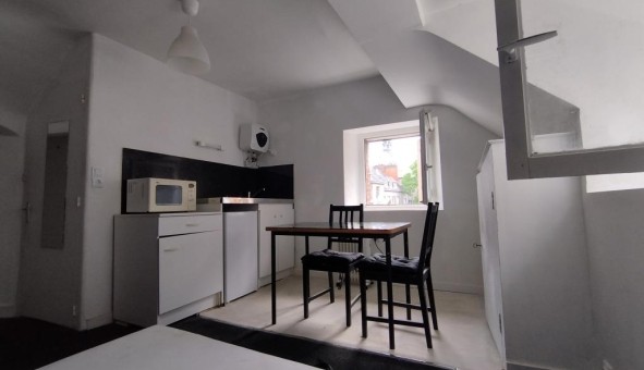 Logement tudiant Location Studio Vide Nantes (44200)
