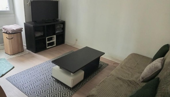 Logement tudiant Location Studio Vide Nantes (44200)