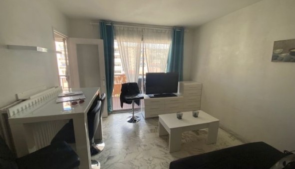 Logement étudiant Location Studio Vide Nice (06100)