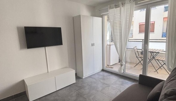 Logement étudiant Location Studio Vide Nice (06100)