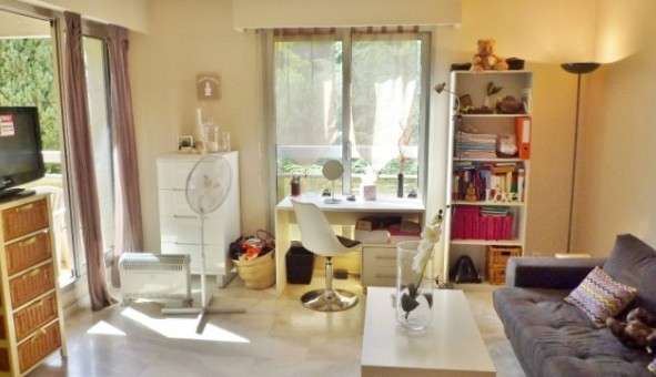 Logement tudiant Location Studio Vide Nice (06100)