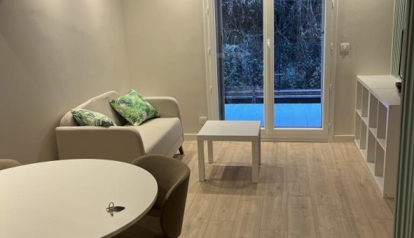 Logement tudiant Location Studio Vide Nice (06100)