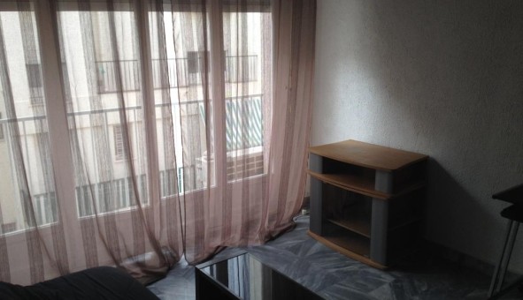 Logement tudiant Location Studio Vide Nice (06100)