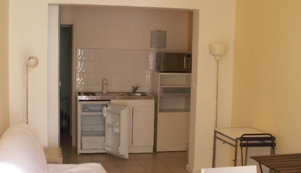 Logement tudiant Studio à Nmes (30000)