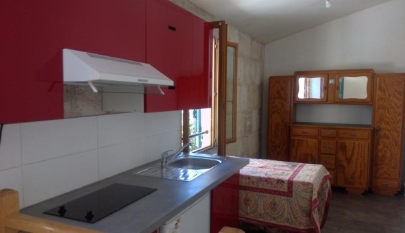 Logement tudiant Location Studio Vide Nmes (30000)