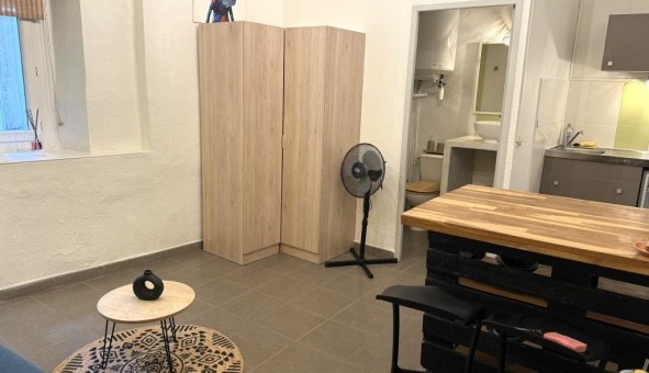 Logement tudiant Studio à Nmes (30000)