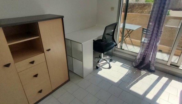 Logement tudiant Studio à Nmes (30000)