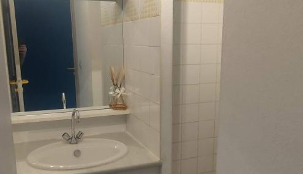 Logement tudiant Studio à Nmes (30000)