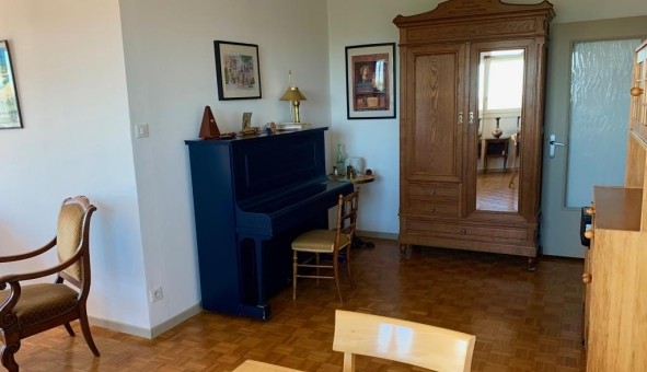 Logement tudiant Studio à Nmes (30000)