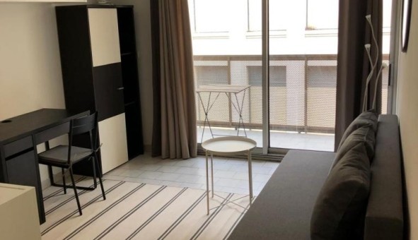 Logement étudiant Location Studio Vide Nîmes (30000)