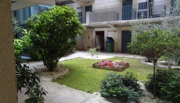 Logement tudiant Studio à Nmes (30000)