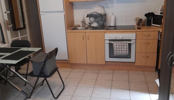 Logement tudiant Studio à Nmes (30000)