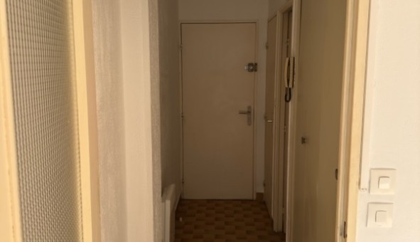 Logement tudiant Studio à Nmes (30000)