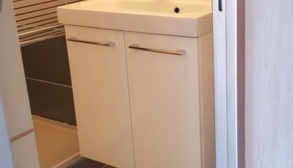 Logement tudiant Studio à Nmes (30000)