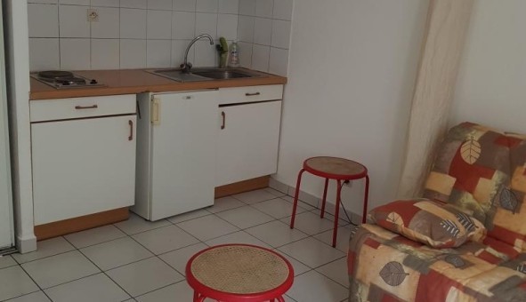 Logement étudiant Location Studio Vide Nîmes (30000)