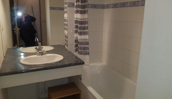 Logement tudiant Studio à Nmes (30000)