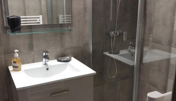 Logement tudiant Studio à Nmes (30000)