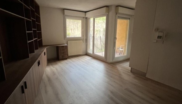 Logement tudiant Studio à Nmes (30000)