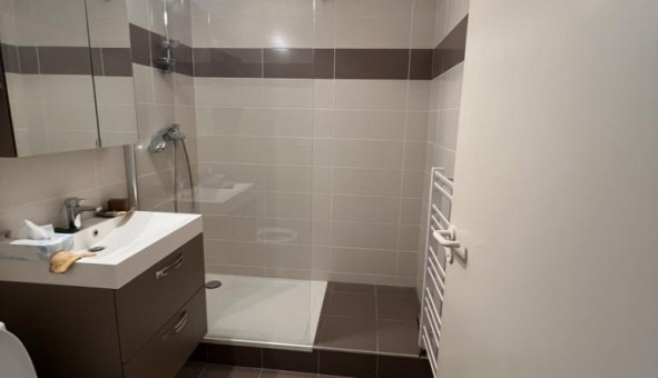 Logement tudiant Studio à Nmes (30000)