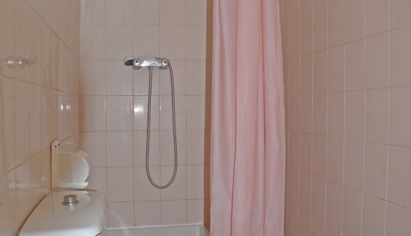 Logement tudiant Studio à Nmes (30000)