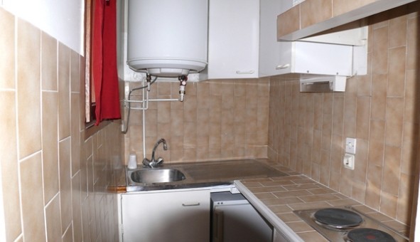 Logement tudiant Studio à Nmes (30000)