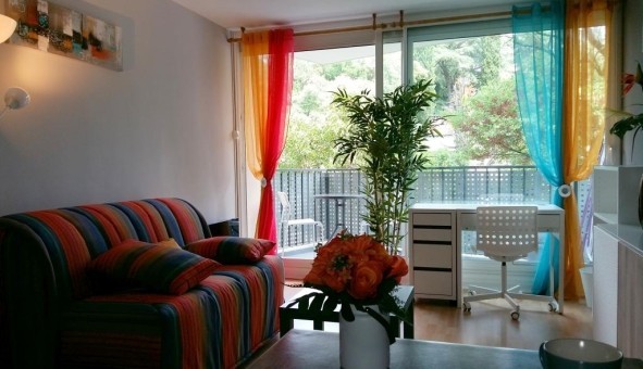 Logement tudiant Studio à Nmes (30000)