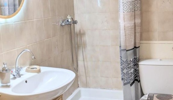 Logement tudiant Studio à Nmes (30000)