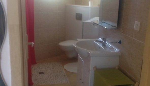 Logement tudiant Studio à Nmes (30000)