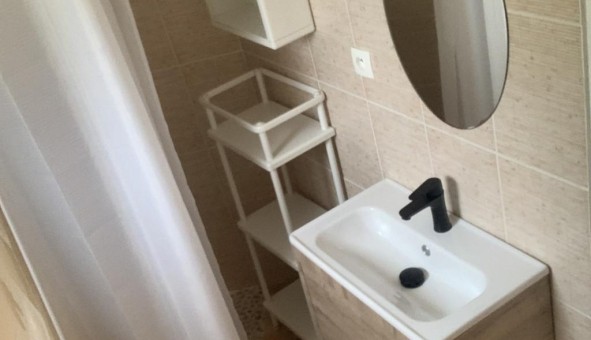 Logement tudiant Studio à Nmes (30000)