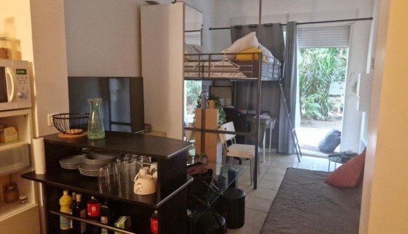 Logement tudiant Studio à Nmes (30000)