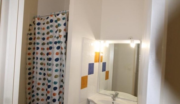 Logement tudiant Studio à Nmes (30000)