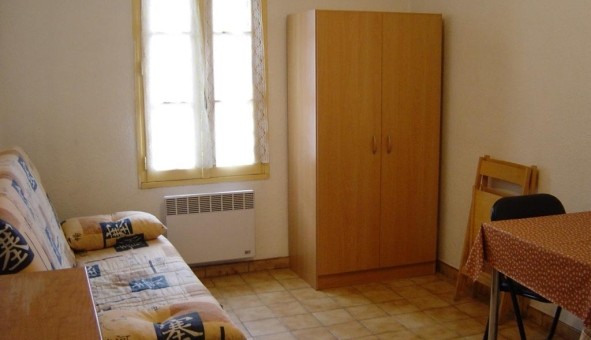 Logement tudiant Studio à Nmes (30000)