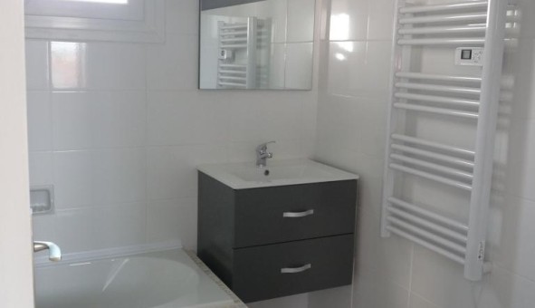 Logement tudiant Studio à Nmes (30000)