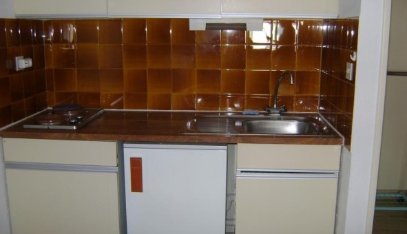 Logement tudiant Studio à Nmes (30000)