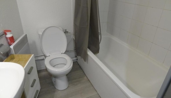 Logement tudiant Studio à Nmes (30000)