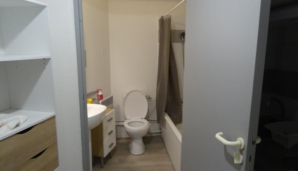 Logement tudiant Studio à Nmes (30000)