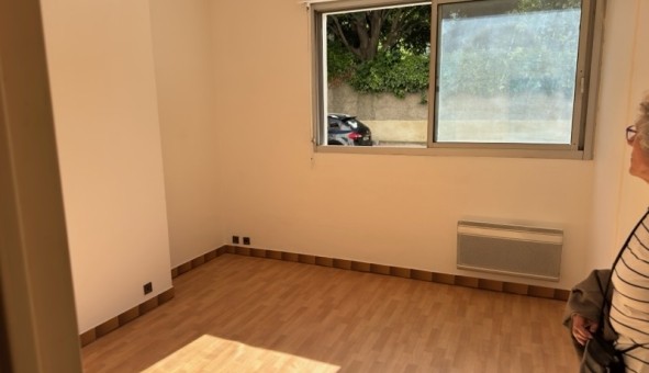 Logement tudiant Studio à Nmes (30000)