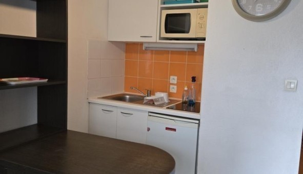 Logement tudiant Studio à Nmes (30000)