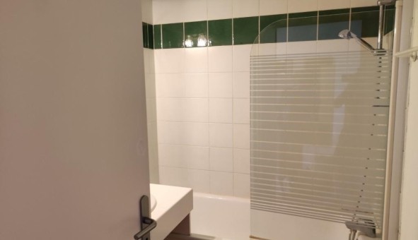 Logement tudiant Studio à Nmes (30000)