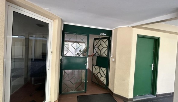 Logement tudiant Studio à Nmes (30000)