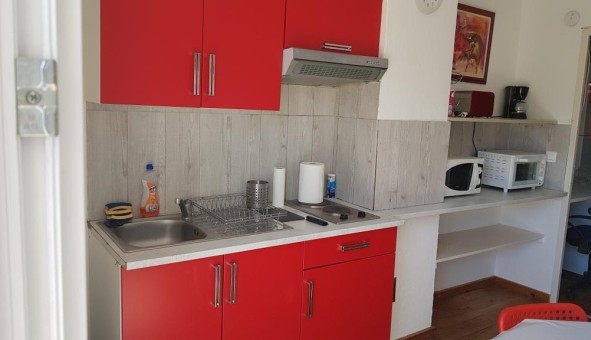 Logement étudiant Location Studio Vide Nîmes (30000)