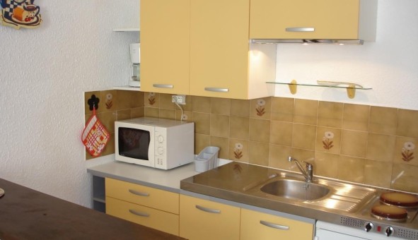 Logement tudiant Studio à Nmes (30000)