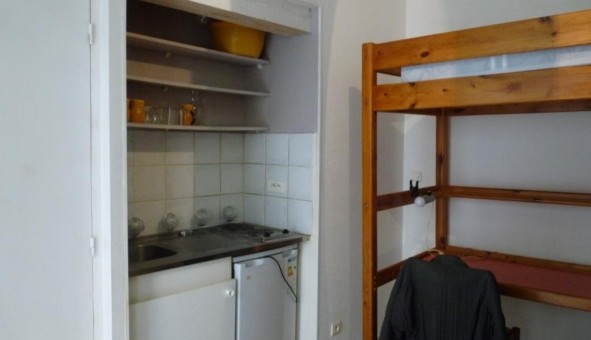 Logement tudiant Studio à Nmes (30000)