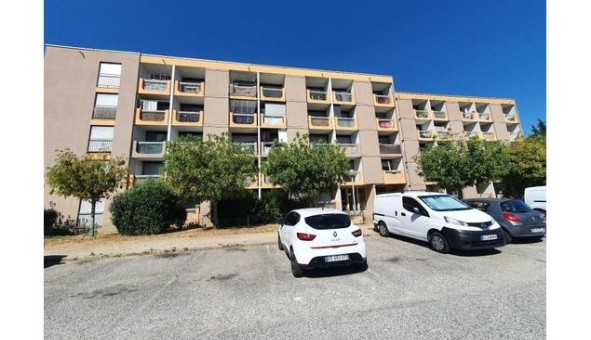 Logement tudiant Studio à Nmes (30000)