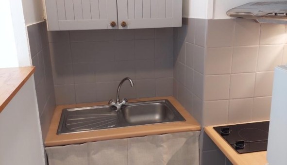 Logement tudiant Studio à Nmes (30000)