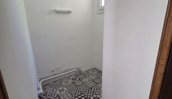 Logement tudiant Studio à Nmes (30000)