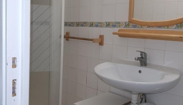 Logement tudiant Studio à Nmes (30000)