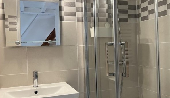 Logement tudiant Studio à Nmes (30000)