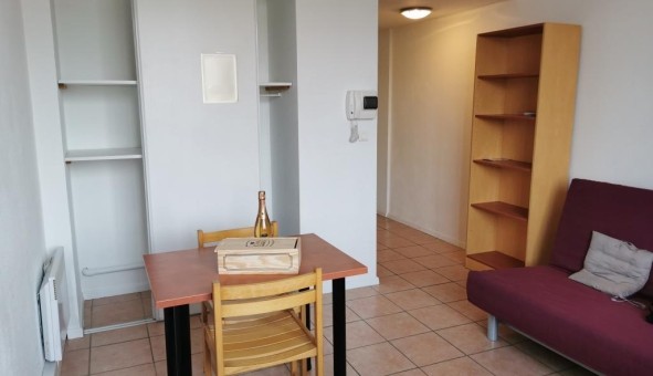 Logement tudiant Studio à Nmes (30000)