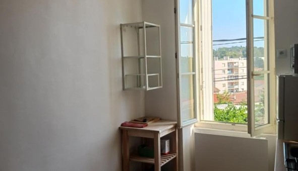 Logement �tudiant Studio &agrave; N�mes (30000)
